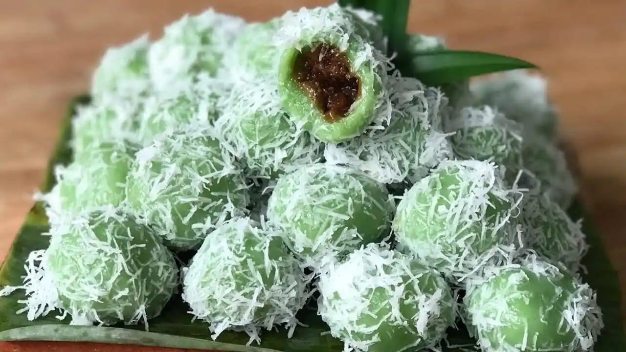 5 Jajanan Tradisional yang Beranjak Naik Kelas, Dari Pinggir Jalan ke Kafe Modern