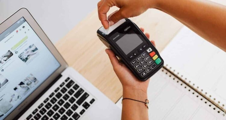 Aplikasi Kasir Berbasis Point of Sales Tingkatkan Penjualan dan Efisiensi Bisnis