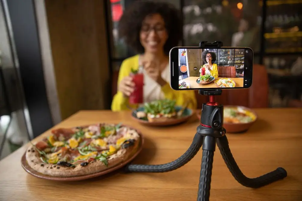 Food Vlogger, Yuk Intip Langkah Berikut untuk Memulainya_11zon Food Vlogger, Yuk Intip Langkah Berikut untuk Memulainya