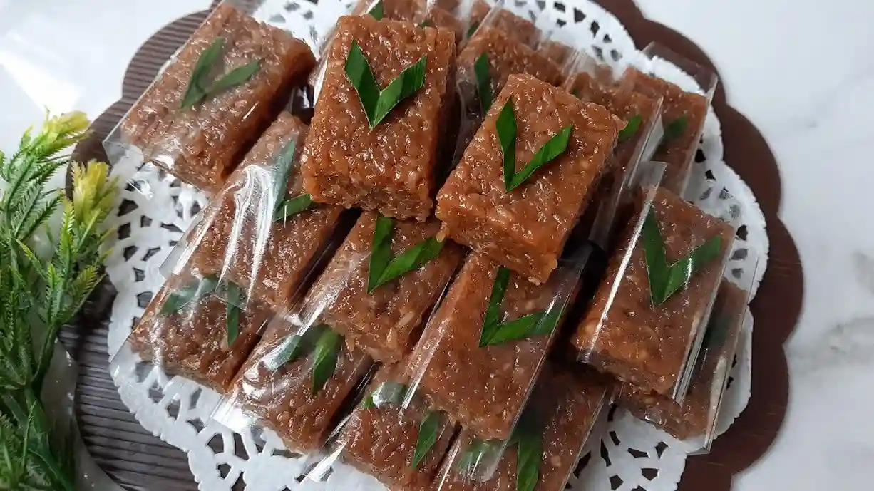 Jajanan Khas Flores Nusa Tenggara Timur yang Wajib Dicoba Pecinta Kuliner Tradisional