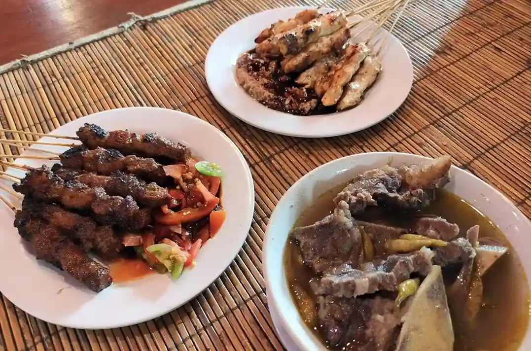Jauh-jauh ke Bekasi Jangan Lupa Icip Makanan di 7 Tempat Makan Ini Ya