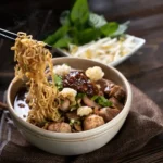 Bisnis Mie Ayam yang Lagi Tren, Dari Gerobak Sederhana hingga Konsep Kekinian