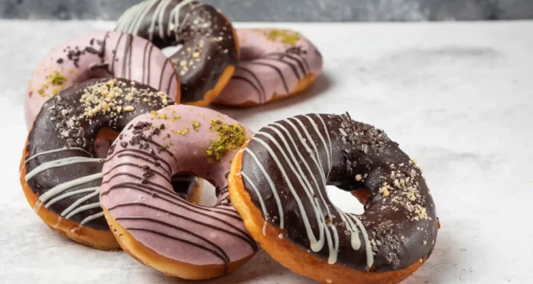 Inspirasi Topping Donat Kekinian yang Bikin Jualan Makin Dilirik