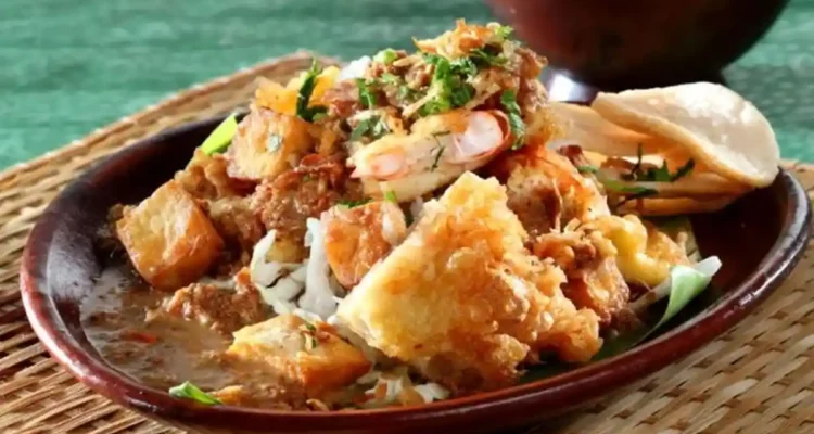 Tahu Gimbal Semarang, Racikan Udang dan Tahu dengan Saus Kacang yang Khas